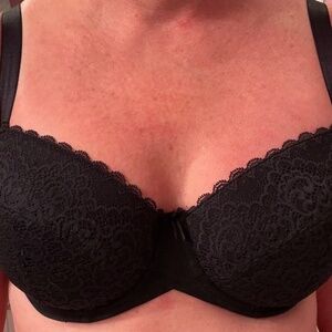 Frederick’s of Hollywood Black Lace Underwire Bra – Size 34G